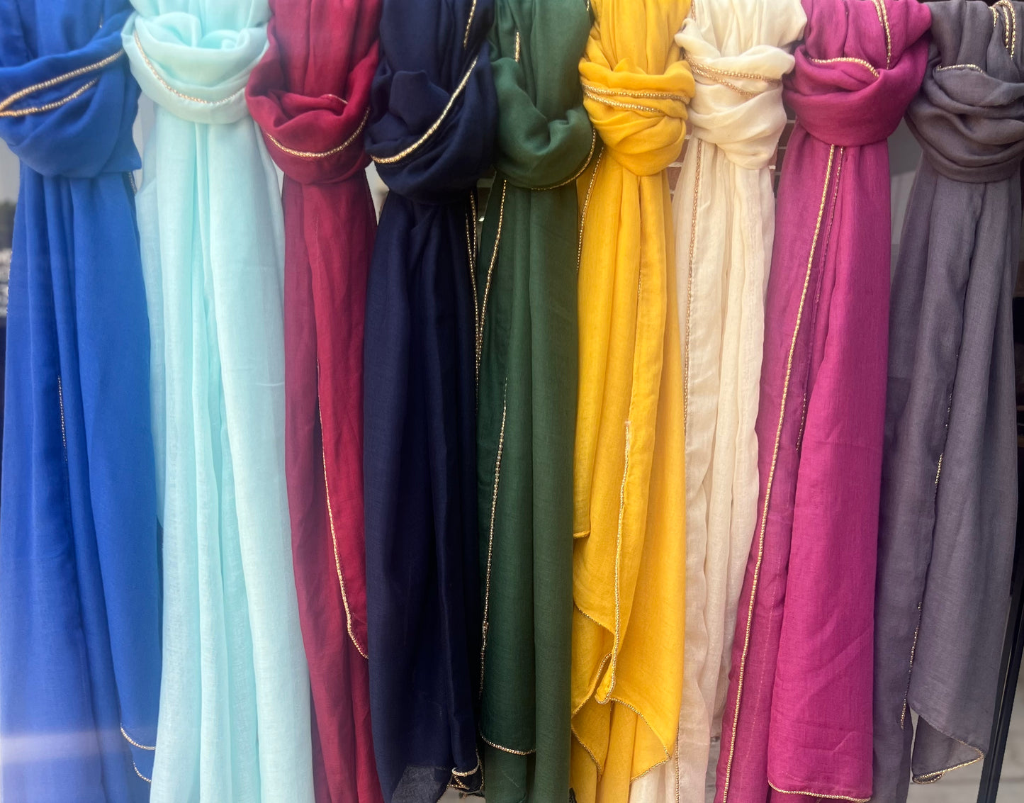 Chain edge hijab