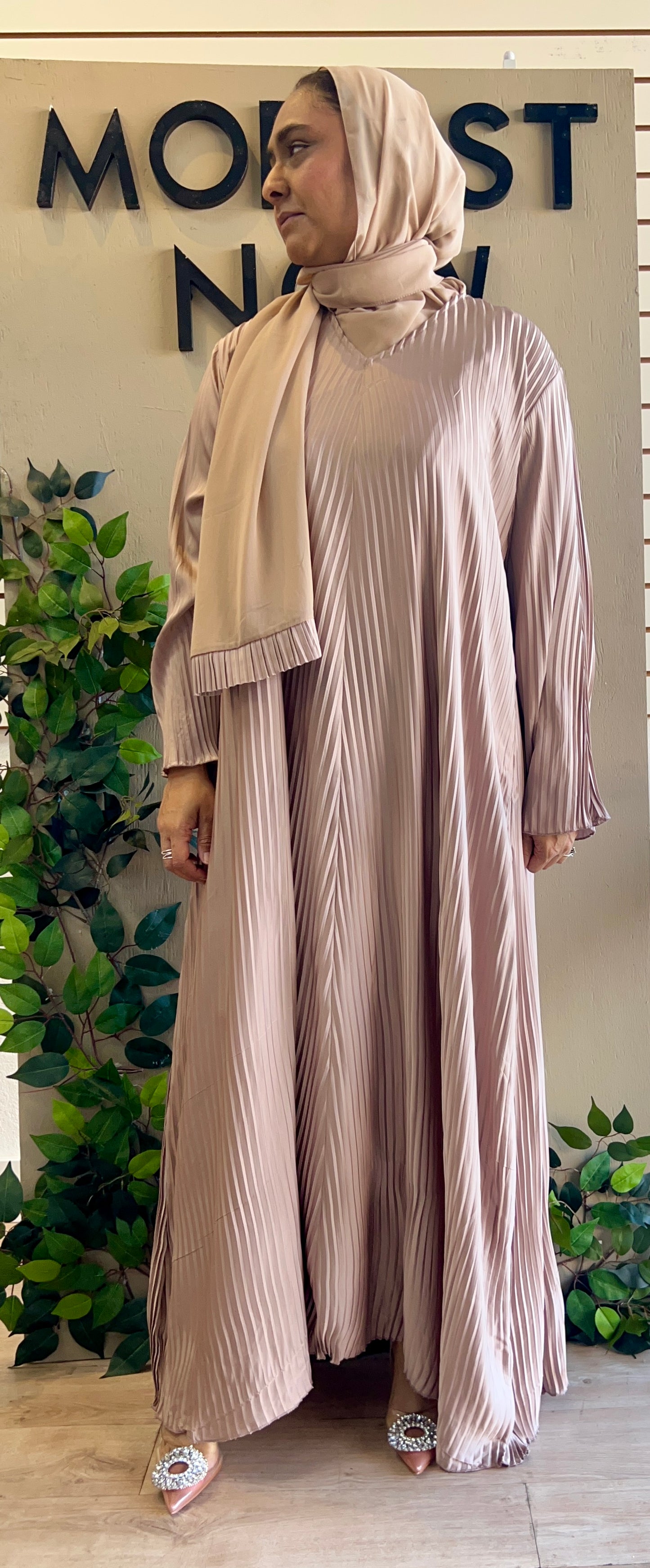 Layan pleated abayas